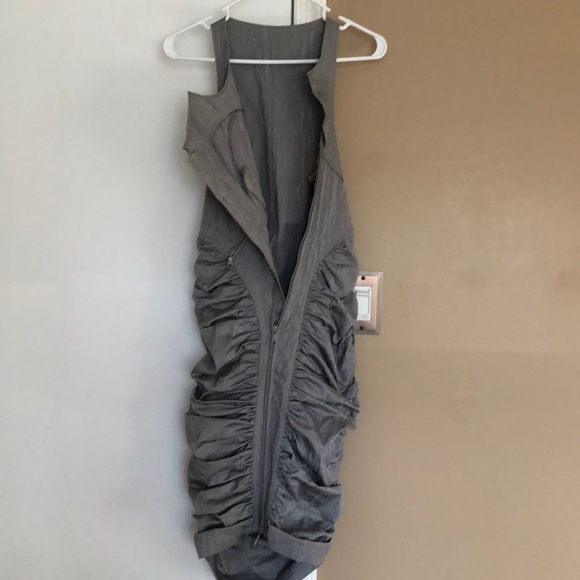 Dress - Picture 2 of 3